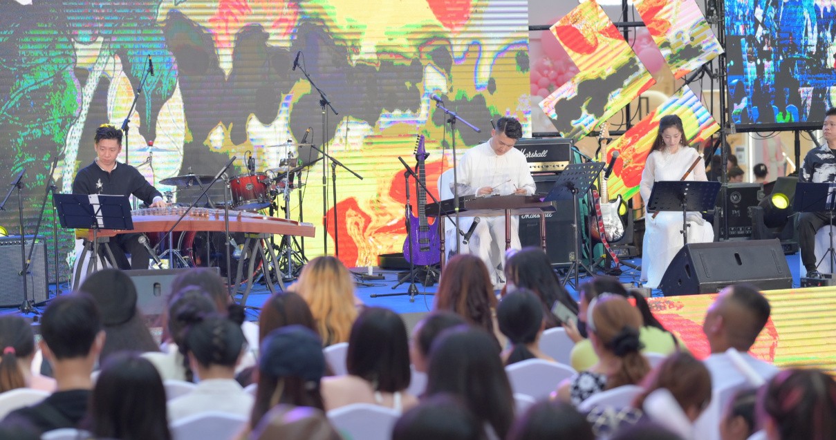 �ɶ�DG��Ѷ��(�й���)�ٷ���վDiscovery